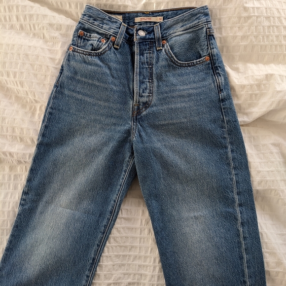 Levi's Ribcage Straight Ankle Jean - Picture 3 of 4